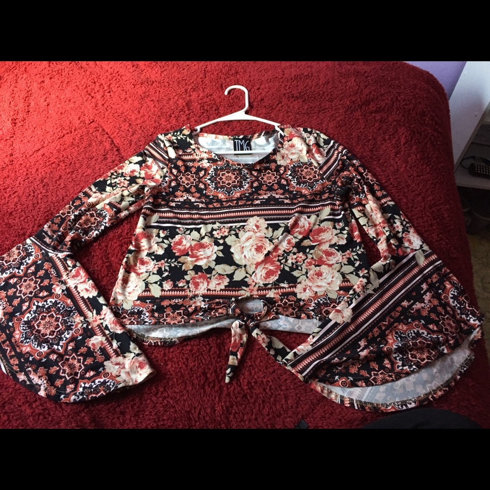 Cropped shirt ties in the front